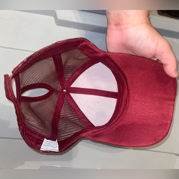 Maroon Camo Ballcap - NEW! -Mesh Back w Ponytail Hole, Adjustable - Picture 4 of 4